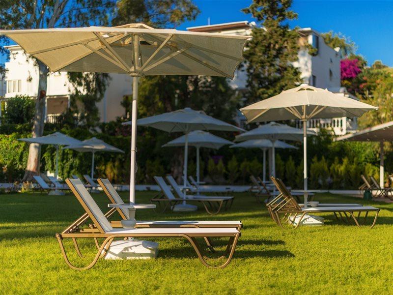 Liv Hotel By Bellazure Акьярлар Экстерьер фото